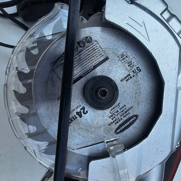 Chicago Electric Power Tools Hand Saw Detachable Battery - Picture 2 of 9